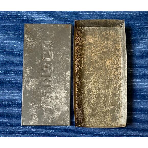 Vintage WWI era Nabisco Cracker Tin Box Lidded Embossed Advertising 13B - Picture 3 of 3